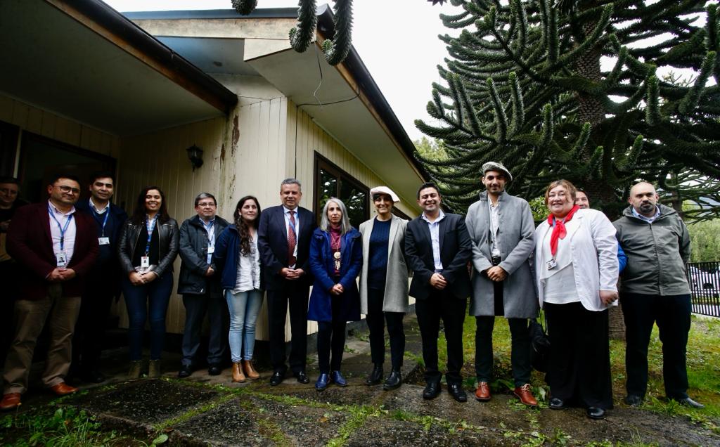 ministeriosalud's tweet photo. 📍#GobiernoEnTerreno | La ministra @ximenaguilera y el subsecretario @CCuadradoN participaron de la ceremonia de entrega de las llaves del terreno donde se emplazará el nuevo Centro Comunitario de #SaludMental en #PuertoAysén https://t.co/zhlWTdLt8C