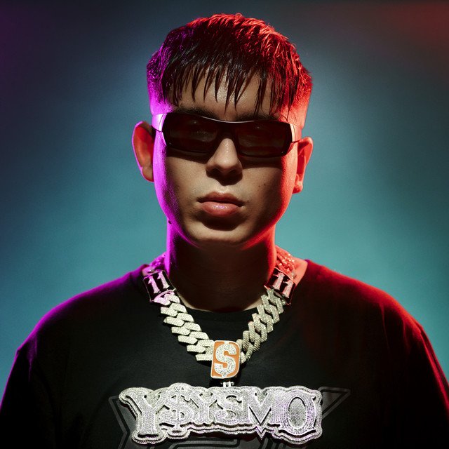 YSYSMO es el album que literalmente desde que salió lo escucho todos los dias entero.
un album INCREÍBLE