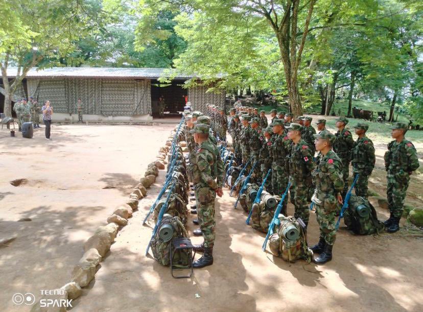 ejercito_COPER's tweet photo. En el marco de la Semana del Buen Trato, nuestros Centros de Familia de la #BR13, #BR01, #BR07 y #BRCOM, desarrollaron taller experiencial acerca de las rutas de atención en casos de violencia intrafamiliar.
📌Dirección de Familia y Bienestar https://t.co/SMSmUGCyeo