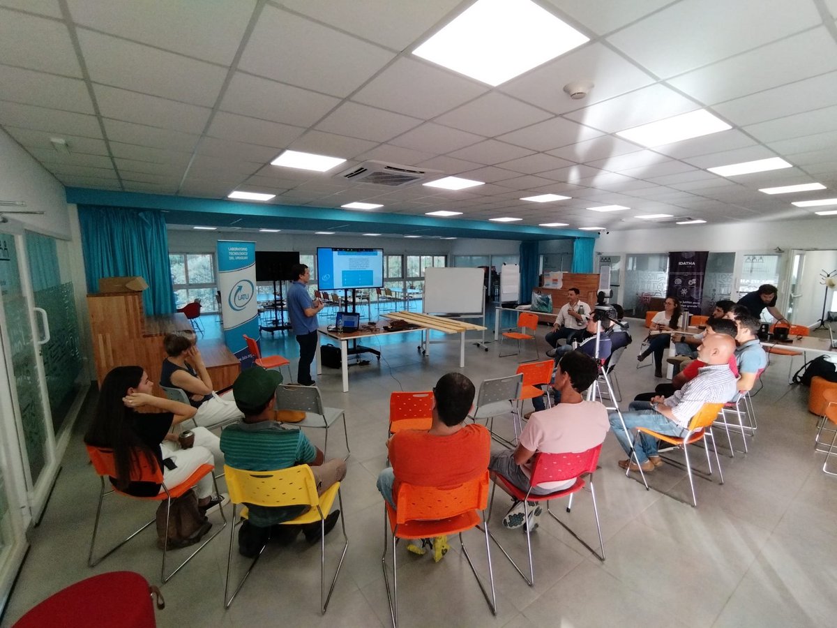 LATU_uy's tweet photo. Ya comenzaron los talleres sobre clasificación de la #madera🪵: un instrumento indispensable para agregar valor a productos orientados a la #construcción. #AHORA representantes de #aserraderos, #barracas y #carpinterías se reúnen en #UTEC de #Rivera y también en modo virtual. https://t.co/GgsUf6j4LD
