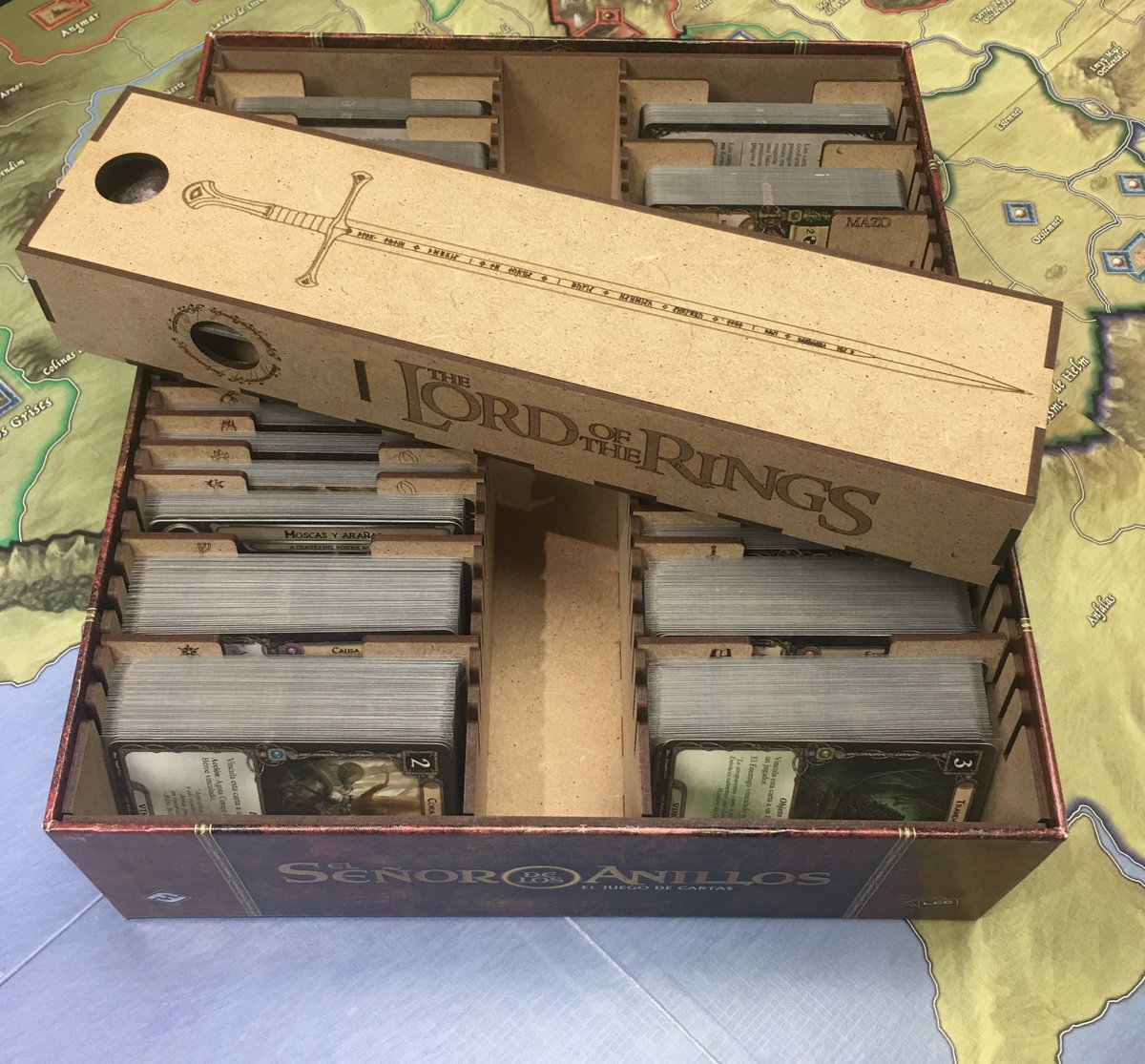 abolt_es's tweet photo. Nos encanta nuestro inserto para el LCG de El Señor de los Anillos. No os perdáis nuestro Black Friday.
https://t.co/vFgAozcKHf
#LCG #insectos #ESDLA #elseñordelosanillos https://t.co/pYlCXlgRFG