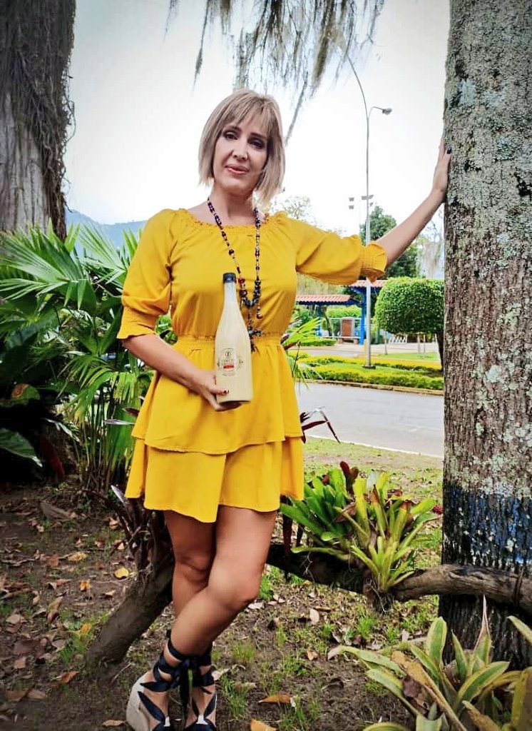 GochaSuper's tweet photo. Terminando la sesión de fotos de productos @GochitaDulce . Agradecimientos al fotógrafo Alejandro Chaparro, a la profe Marioly León, a Carolina Martinez de El Encuentro Restaurante y al Country Club por prestarnos sus espacios.
#Merida #23deNov #GochitaDulce #PoncheBendito https://t.co/64r7btgOrb