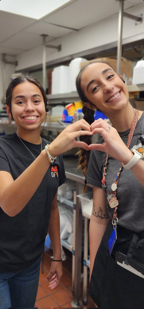 Jeremiah_yo (@jeremiahyo4) on Twitter photo When two of your favorite Chiliheads return for the Thanksgiving break..<a href="/lindsayvx3/">Lindsay Michelle π»</a> <a href="/JBarraza6/">Julie Barraza</a>
#Chilislewisville #chilislove
#ChilisJobs #SenseOfBelonging When two of your favorite Chiliheads return for the Thanksgiving break..<a href="/lindsayvx3/">Lindsay Michelle π»</a> <a href="/JBarraza6/">Julie Barraza</a>
#Chilislewisville #chilislove
#ChilisJobs #SenseOfBelonging