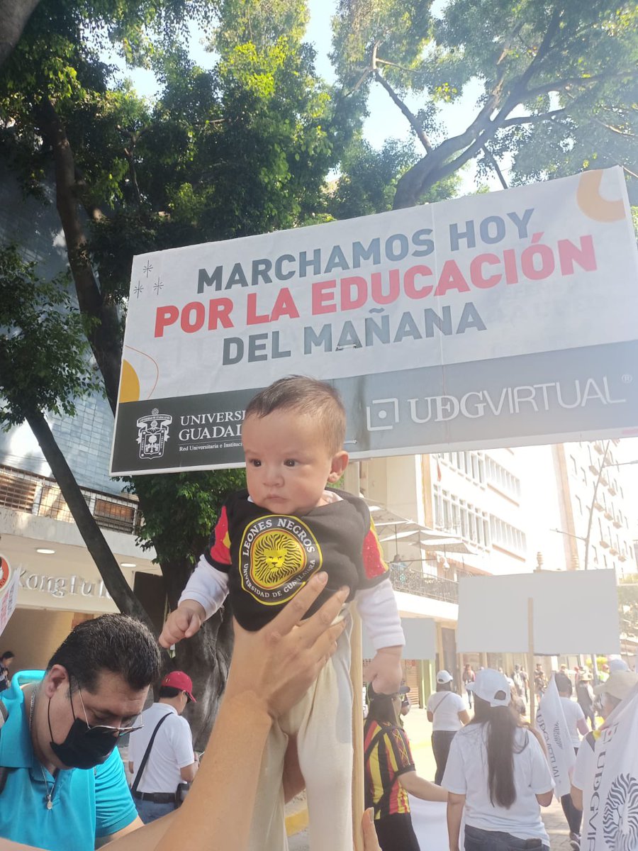 ilita3's tweet photo. Mega marcha por un presupuesto digno. UDG. #UDGVirtual #FueraAlfaro https://t.co/Ez4xbFdUMt