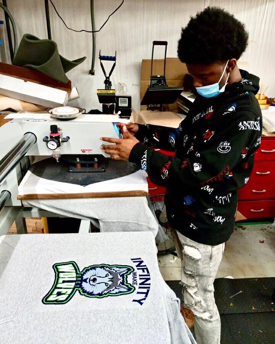 6️⃣ days to #GivingTuesday 
Every $ you give will help <a href="/uwtriangle/">United Way Greater Triangle</a> and Giving Tuesday RDU support 7 unsung heroes in the Triangle. #Give at this link: givingtuesdayrdu.com.
Posted <a href="/withrepost/">Repost app</a> • AMIkids Infinity Wake Big Salute to our student for designing Wake's new Hoodies.