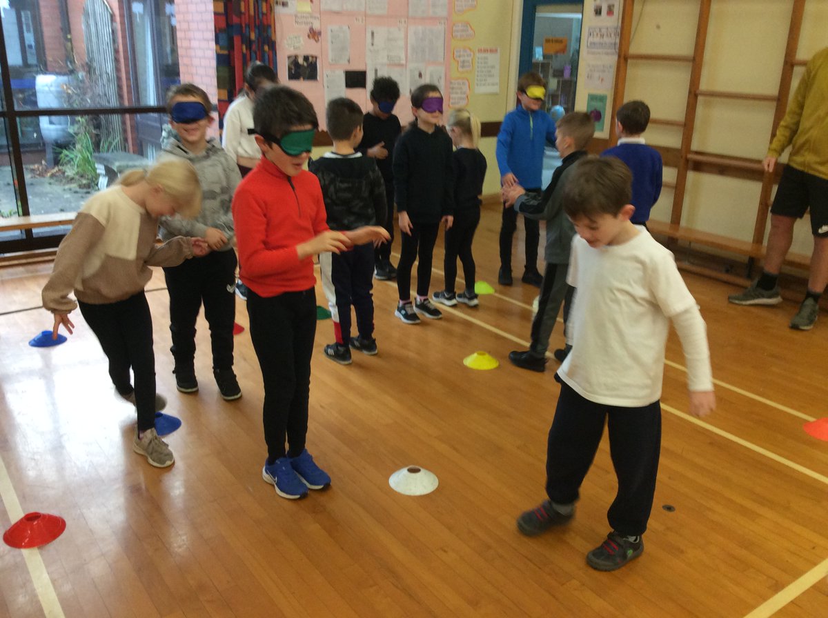 Y3Hunmanby's tweet photo. Trust and team work in PE this week :-) 
How many made it to the other side? https://t.co/tYzBDpXf3q