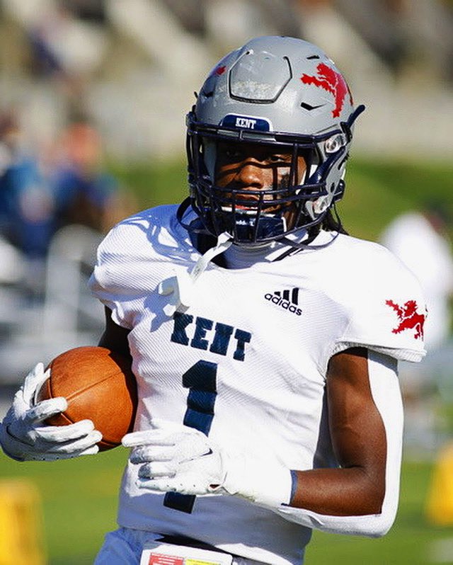 Blessed to be able to compete with the best in New England🦍 Rough Season but it has only gotten me stronger. My story is far from over💎 Check out my season highlight!  hudl.com/v/2JUWv0.   #LLmyangels #Hardwork #trenchmade #Godspeed