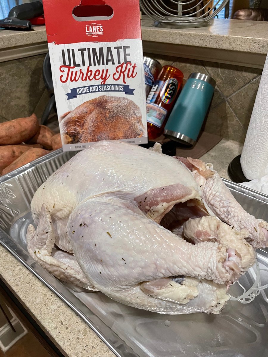Turkey is brined. Ready for 12-hr dry before seasoning for a crispier skin in the smoke. 

<a href="/lanesbbq/">Harold Lane</a>
<a href="/cutting/">Doug Cutting</a>.edge.firewood
#thanksgiving #greenegg #brine #turkey #smoke #family #gratitude