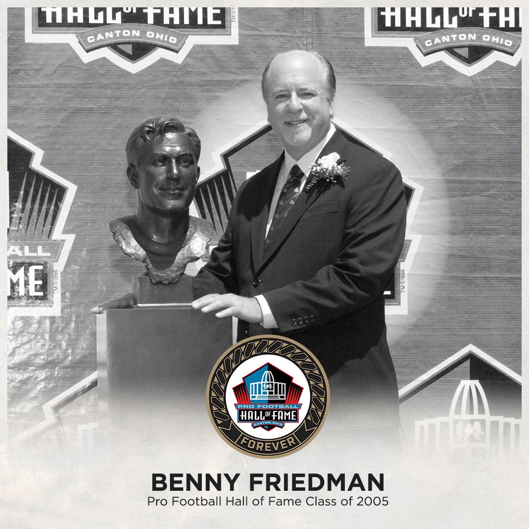 ProFootballHOF's tweet image. In the 1920s &amp;amp; '30s, there was do dual-threat QB like Benny Friedman, who remains the only man in NFL history to ever lead the league in both passing TDs and rushing TDs in the same season.

On the 40-year anniversary of Friedman's passing, we celebrate his career. #HOFForever