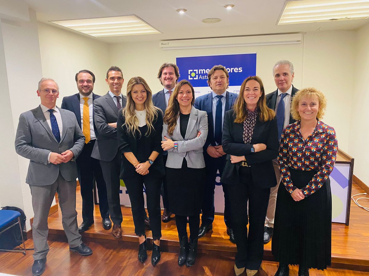 FcCalvin's tweet photo. Gracias al colegio de mediadores de seguros de Asturias, a su presidente @REINERIOSARASUA y a los mediadores colegiados por la excelente jornada de trabajo que hemos mantenido en la mañana de hoy. @santalucia_seg al lado de la mediación profesional. #contectadoscontig@ https://t.co/YPeYadOy7k