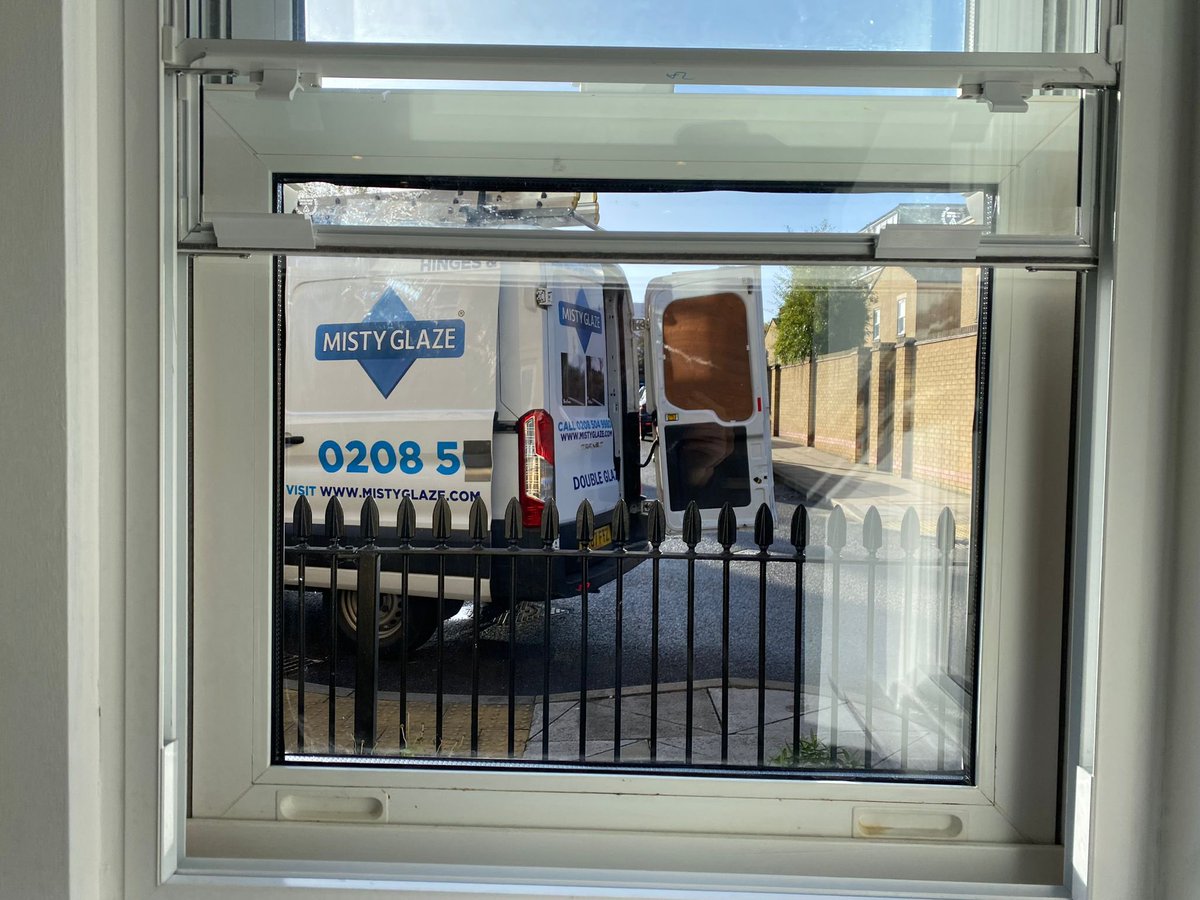 mistyglazing's tweet photo. Cloudy Double Glazing Repairs carried out in London
#cloudydoubleglazing #cloudywindows #london #eastlondon #essex #hertfordshire #cambridge #colchester https://t.co/HCG83UD5hd