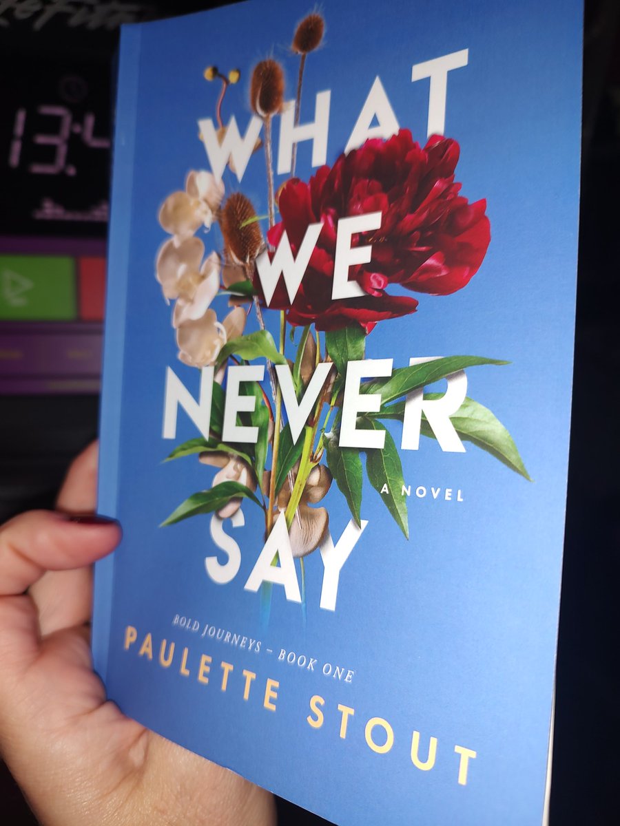 emburns23's tweet photo. How I'm getting through my gym workout! #fabbook #mustread #xmasiscoming @StoutContent https://t.co/C0iovoQu7I