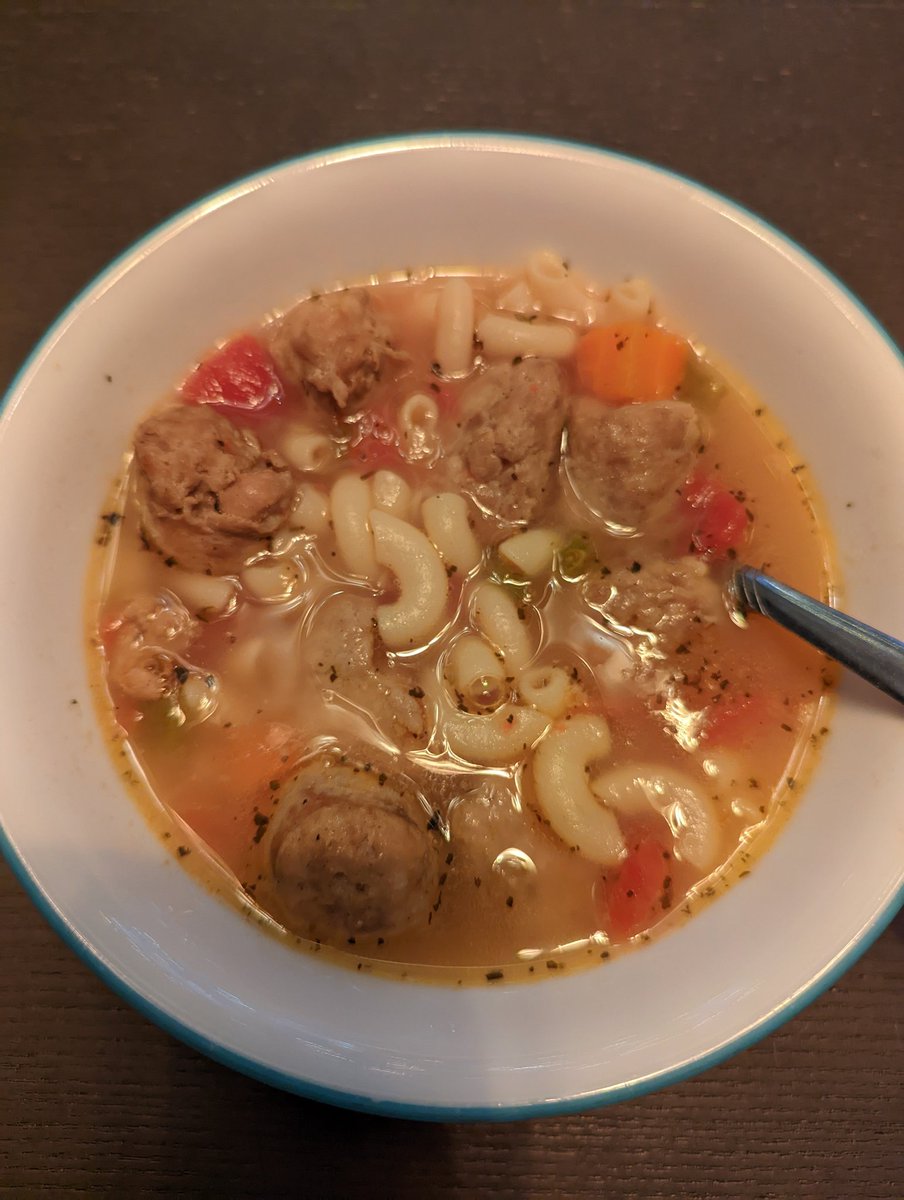 Made me some "Friday night <a href="/StCathFalcons/">St. Catharines Falcons</a> soup" (as it's known in my house) #ifyouknowyouknow #bestsoupinthegojhl #comfortfood