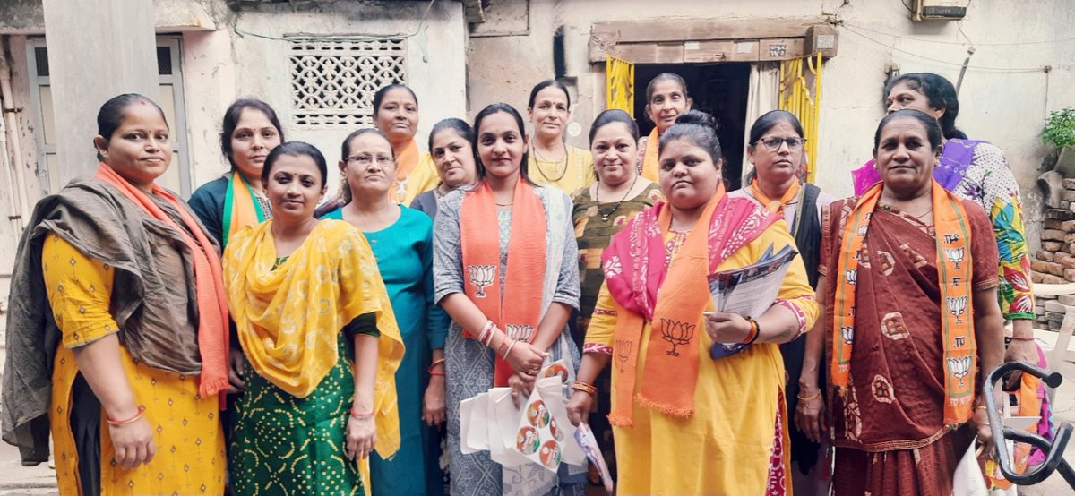 NehaAnilPatel3's tweet photo. આજરોજ જંબુસર આમોદ વિધાનસભા 150 ના ઉમેદવાર ડી કે સ્વામીજીના  પ્રચાર અર્થે જંબુસર શહેરના વિવિધ વિસ્તારોમાં .

જય જય શ્રીરામ 
🚩🚩🚩🚩🚩 @CRPaatil @MarutisinhAtod3 @pradipsinhbjp @Deepikasardava @AmitShah @narendramodi @Bhupendrapbjp https://t.co/9Hlspvm9A8
