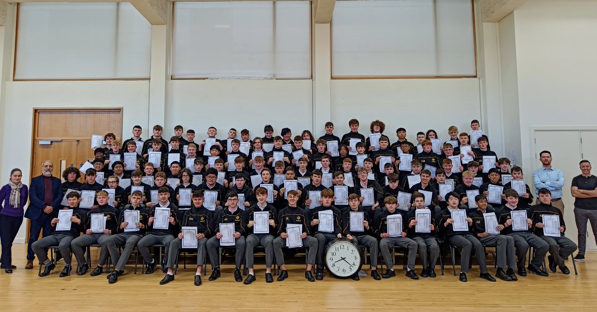 Incredibly proud of our Transition Year students who received their Junior Certificate results today 👏🎓🎉 #tadaganiarracht congratulations and well done to everyone!!! @ClonkeenSchool @YourTYNews
