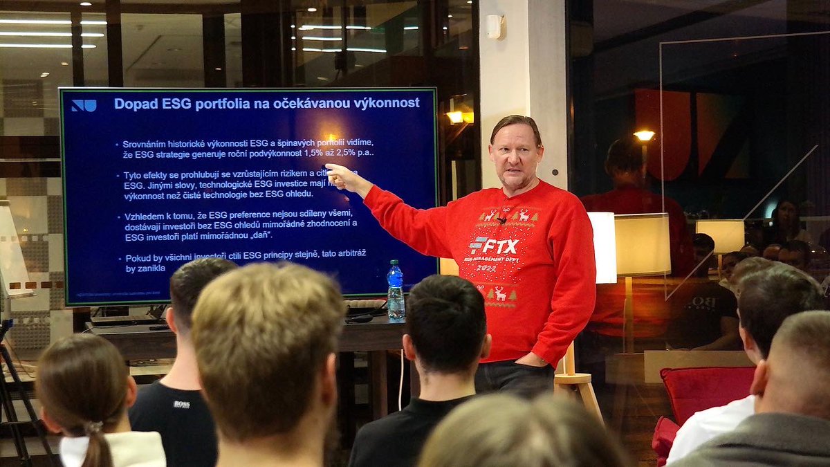 V prostorách NEWTON Lounge proběhlo setkání o investování v současné době s Radovanem Vávrou <a href="/BlanikZ/">Radovan Vávra</a> , odborníkem na věc vzatým. 

Zúčastnila se ho téměř stovka aktivních studentů a jejich zájem byl vskutku nevídaný!

#newtonuniversity #radovanvavra