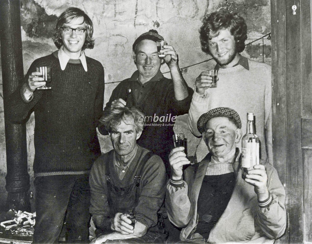 HighlandHistory's tweet photo. Employees at Wester Ross Salmon Ltd, Laide, undated

[photo from the collections @GairlochMuseum] https://t.co/PbuoVfwHsk
