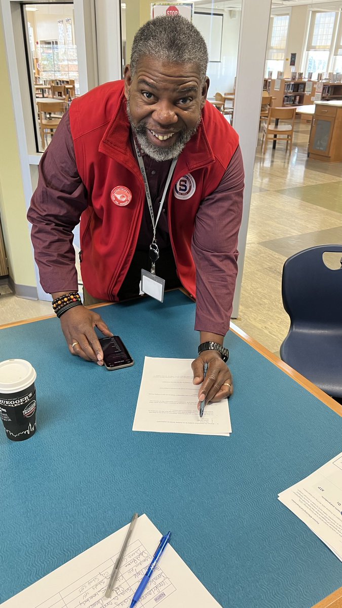 Lynne_Rutnik's tweet image. ❤️🤍💙Community Partners: When SCSD’s passionate people come to the table with our community partners, the possibilities are endless! #Thankful #BepartoftheRISING ⁦@SCSchools⁩ ⁦@cmclos574⁩ ⁦@AnibalSolerJr⁩ ⁦@seat_center⁩ ⁦@RedmanCTE⁩