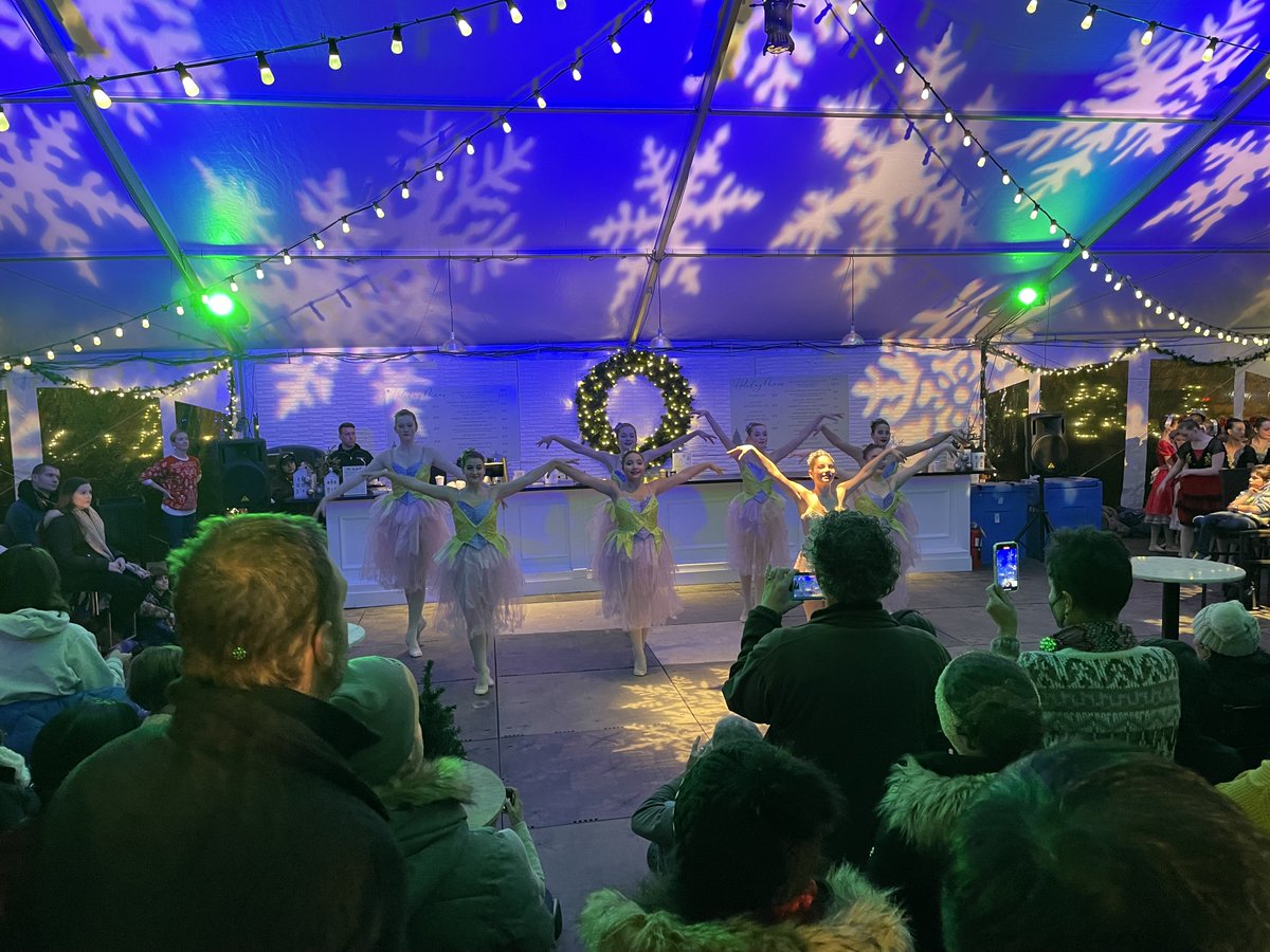 HistoricPhilly's tweet photo. Thank you to @phdanceacademy  for its performance at Franklin Square this past Sunday! If you missed it, don't worry!  They have another performance at The Old City Tree Lighting 🎄 presented by @CitizensBank  

Visit https://t.co/HV18mtNmIa for more information! https://t.co/n0WFxklMcO