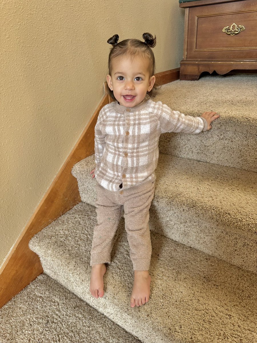 Nicholesilva55's tweet photo. Cutest girl 🥹 https://t.co/77gBwrWxlc