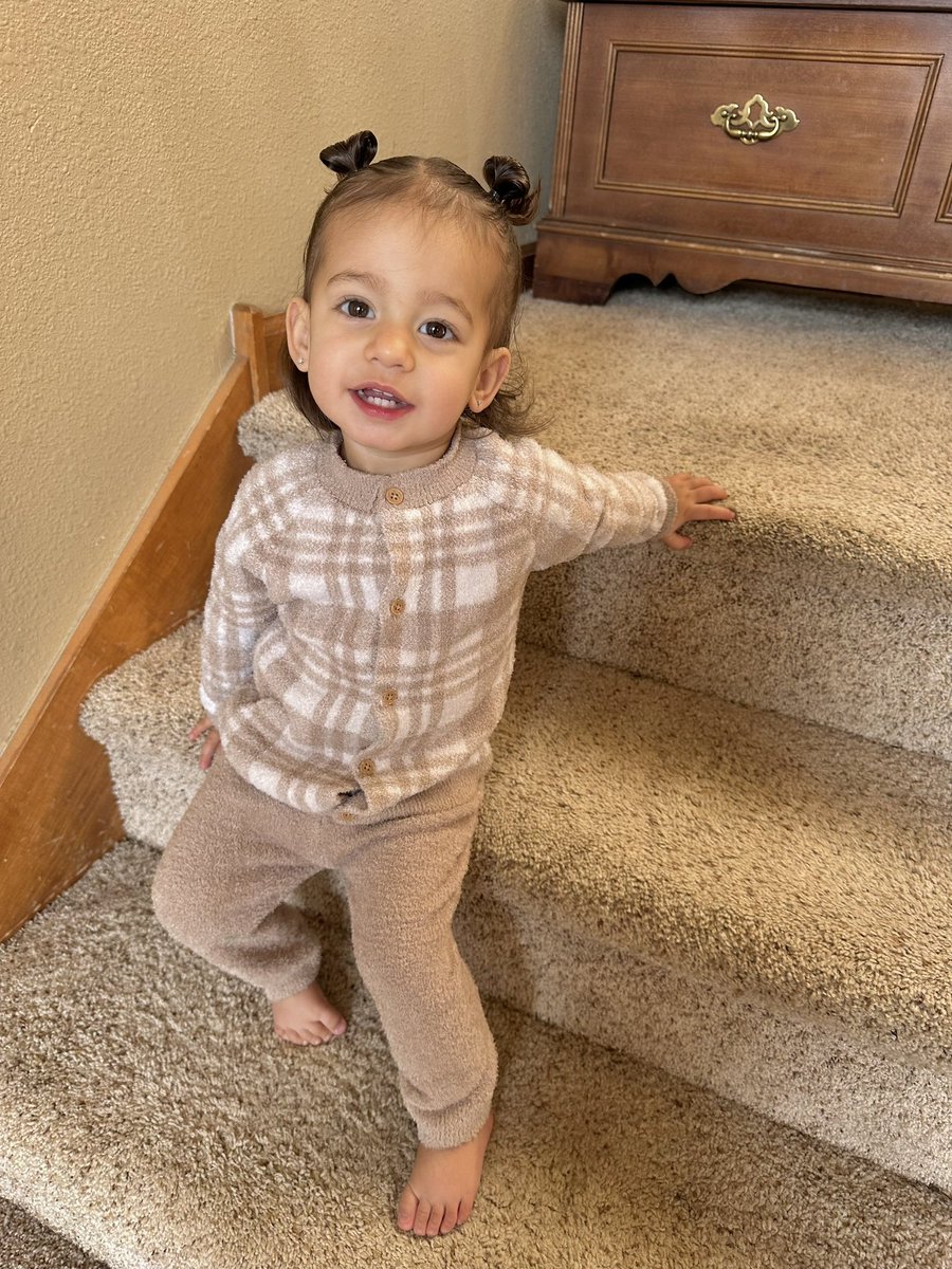 Nicholesilva55's tweet photo. Cutest girl 🥹 https://t.co/77gBwrWxlc