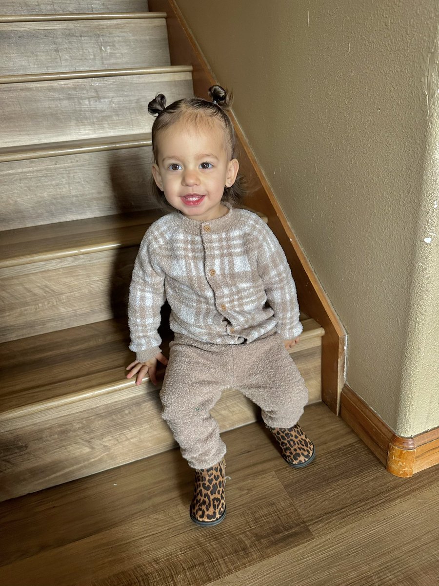 Nicholesilva55's tweet photo. Cutest girl 🥹 https://t.co/77gBwrWxlc