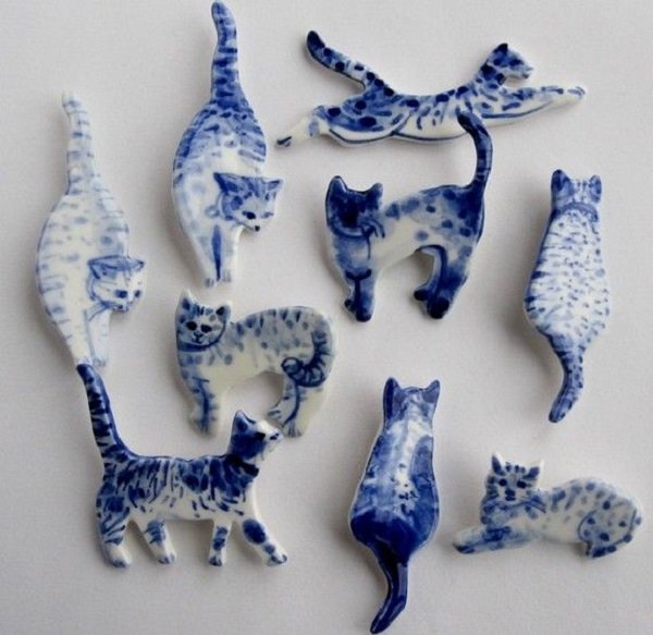 Amsterdam-based sculptor Harriet Damave creates wearable porcelain art  #WomensArt
