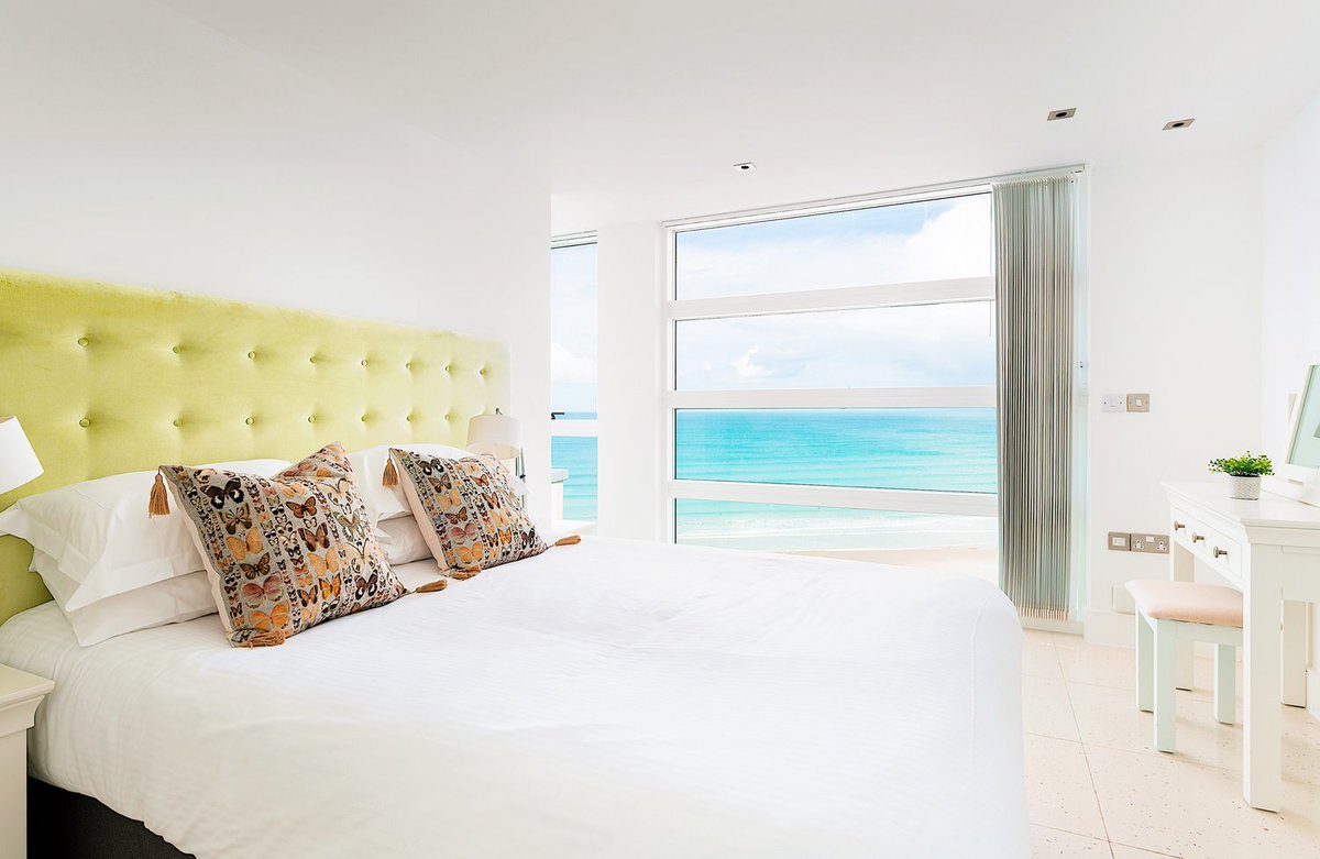 sccornwall's tweet photo. See the sea &amp; feel the sky from 38 Rocklands Penthouse 😍 
The perfect choice for a coastal escape. No matter the weather, your view will be magnificent.
20% discount on holidays taken before 15th December. 
Find it here: https://t.co/uTwLcXFkBZ https://t.co/lzNnwOgGrJ