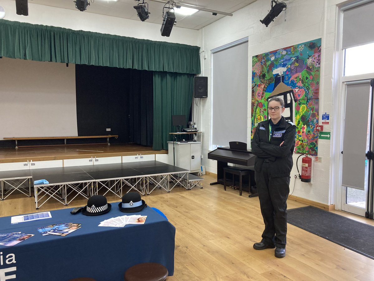 herefordcadets's tweet image. Cadet Jones and Pc Utley attended a careers event for year 5 and 6 at @HolmerAcademy school, a very enjoyable event talking about a career in policing #Police #cadet #youngpeople