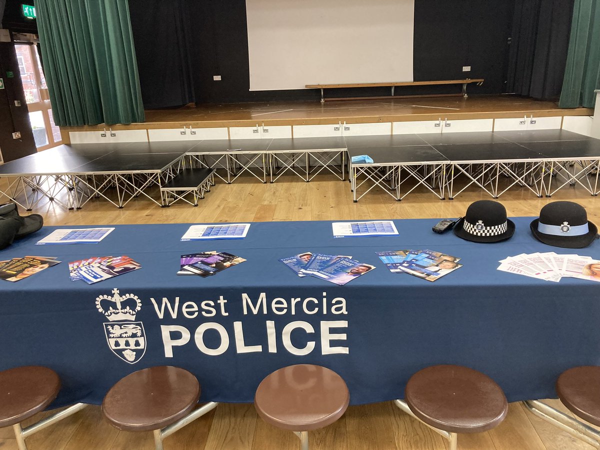 herefordcadets's tweet image. Cadet Jones and Pc Utley attended a careers event for year 5 and 6 at @HolmerAcademy school, a very enjoyable event talking about a career in policing #Police #cadet #youngpeople