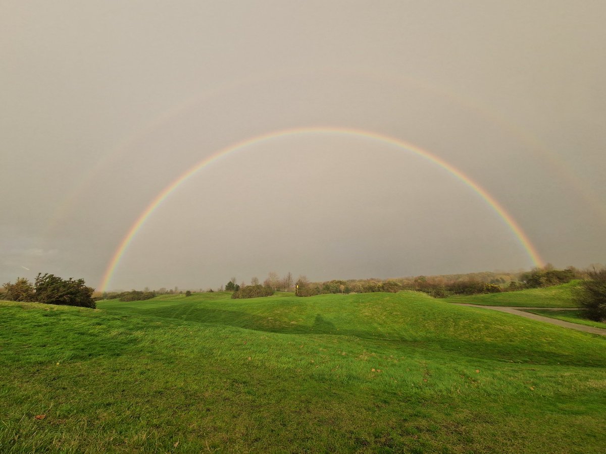 Golden hour <a href="/theshirelondon/">The Shire London</a>

#greenkeeper #goldenhour #Golf #rainbow