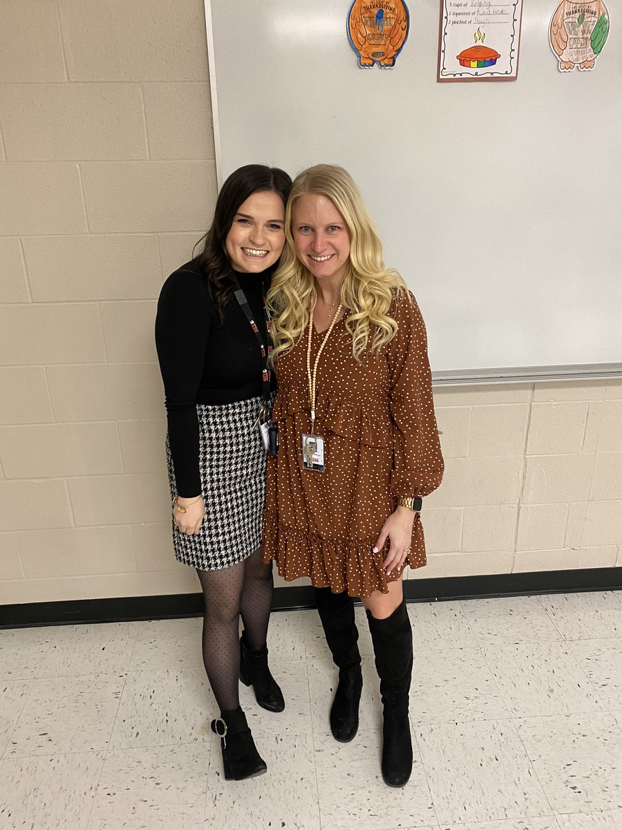 missoneillbsd's tweet photo. Wishing you all a Happy Thanksgiving from @Prairie220 &amp; @StationMS220 Foundations Programs! We had so much fun at the feast! 🦃 #WeBelong220 https://t.co/7GViv2GzXE