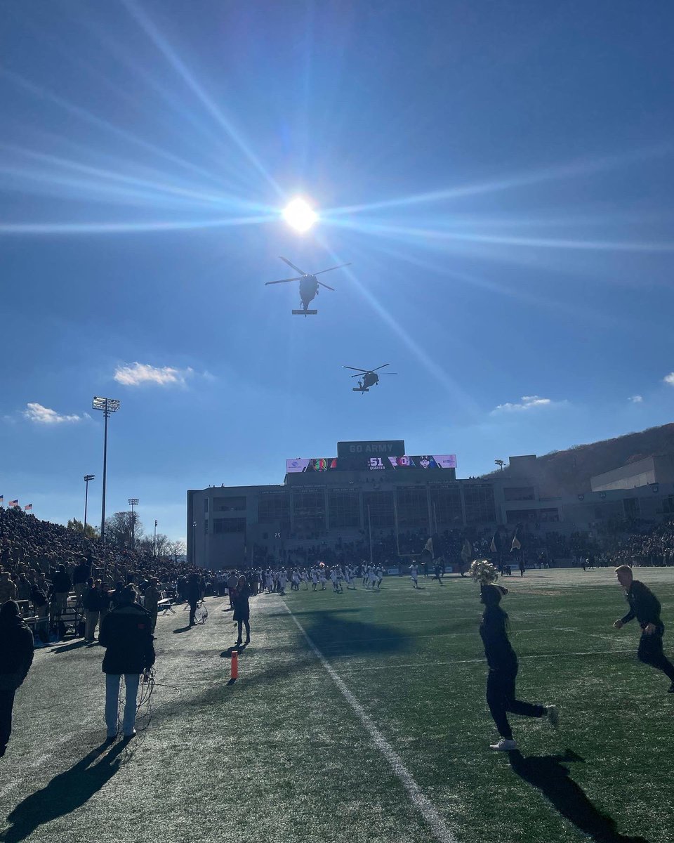 2_30IN_3_10MTN's tweet photo. SPC Teel from 2-30 Hammer company, got the opportunity to go to West Point, New York, to shadow a senior cadet for a day, attend a Army Football game, and see if the life of a future officer of the United States Army might be a future career change.
#WBFL #WestPoint #futureCO https://t.co/dTibdBZOu6