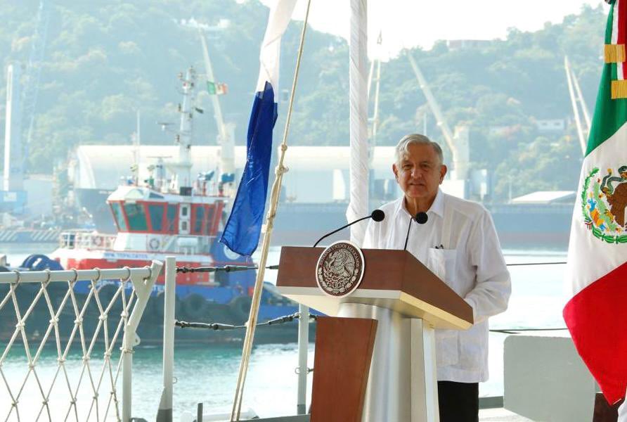 rosaicela_'s tweet photo. Acompañamos al #PresidenteDeMéxico, @lopezobrador_, en la conmemoración del Día de la #ArmadaDeMéxico, desde #Manzanillo, #Colima, donde hizo entrega de ascensos por méritos especiales, condecoración Bicentenario y mención honorífica a personal de @SEMAR_mx 🚢🇲🇽 @AlmiranteSrio https://t.co/H8A3k6IpW4