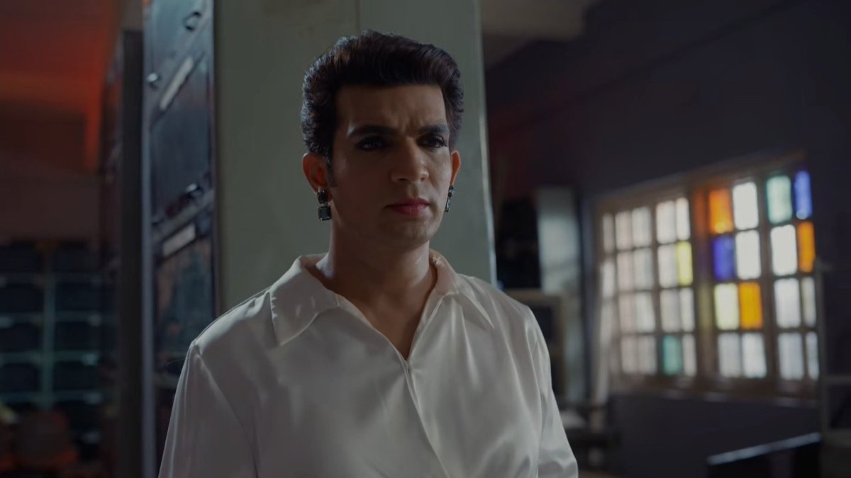ArjunBijlani31's tweet photo. Mr.@Thearjunbijlani if u have #saveera 's getup BTS then share with us we are really want to watch that โค๏ธ๐ฅน she is so Hottt btw I want to watch the BTS video how much it take efforts to change into Saveera it's so incredible Arjunnn claps for u ๐ love u shining โจ
#ArjunBijlani https://t.co/f9pMCDo63y