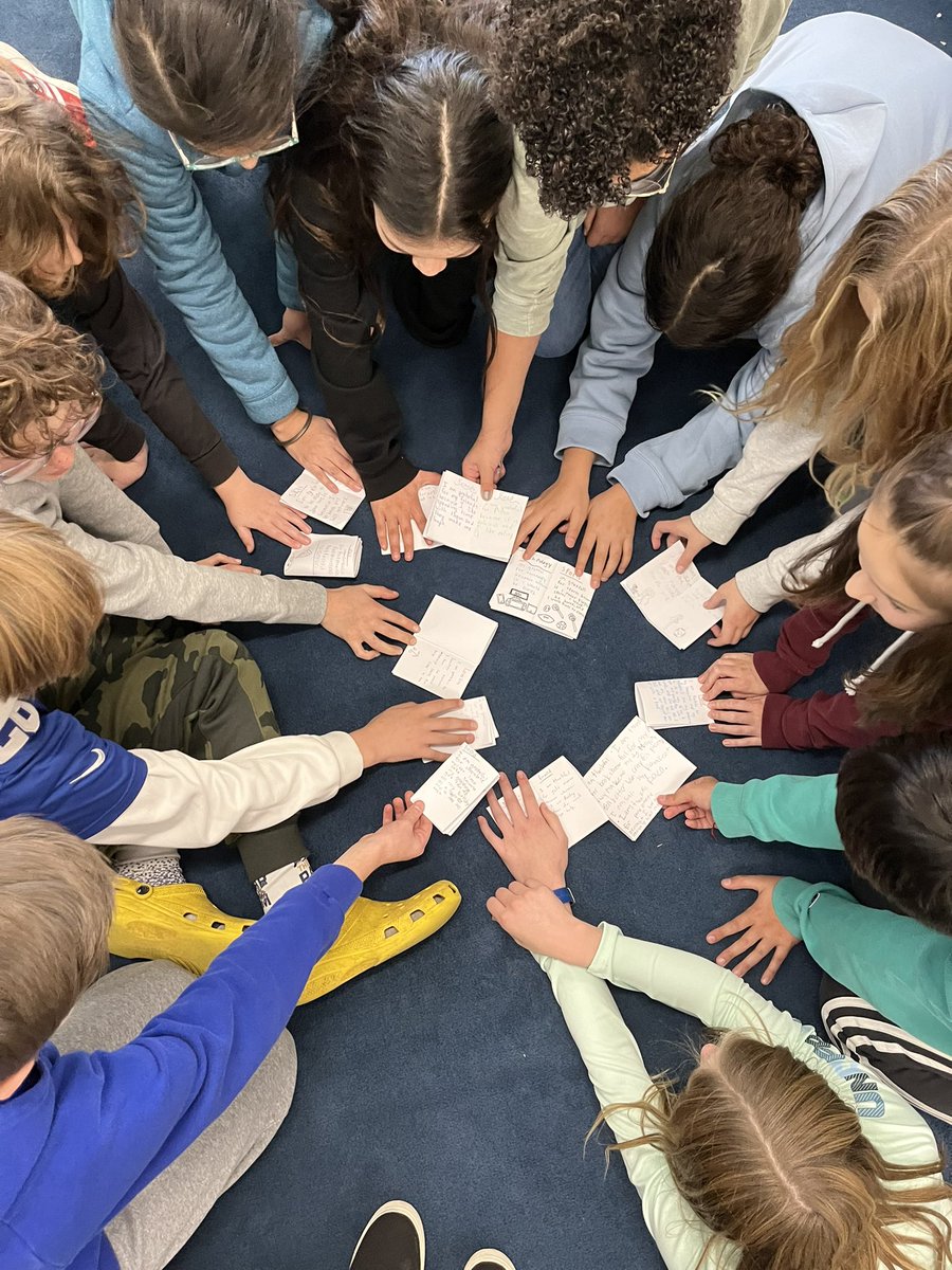 MsAzouri's tweet photo. We are SO grateful for our amazing students! We had our very own Macy’s Parade after reading Balloons Over Broadway and took time to reflect on what we are grateful for this year. Have a Happy Thanksgiving! 🍽 🍁 🦃 @datersocial #gratitude https://t.co/FOR8g6NFnN