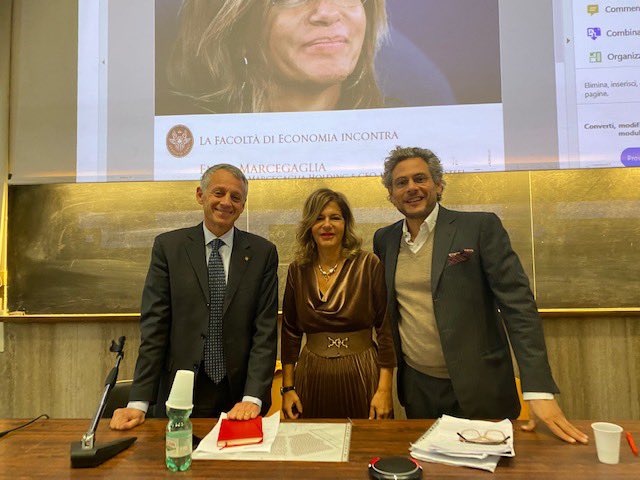 🌄 "L'economia oltre il Covid-19: la prospettiva industriale": a Economia un incontro con Emma Marcegaglia nell'ambito della serie "La Facoltà di Economia incontra i Protagonisti"

[leggi tutto su ➡️ news.uniroma1.it/22112022_9000]

#22novembre #Economia_Sapienza #studentiSapienza