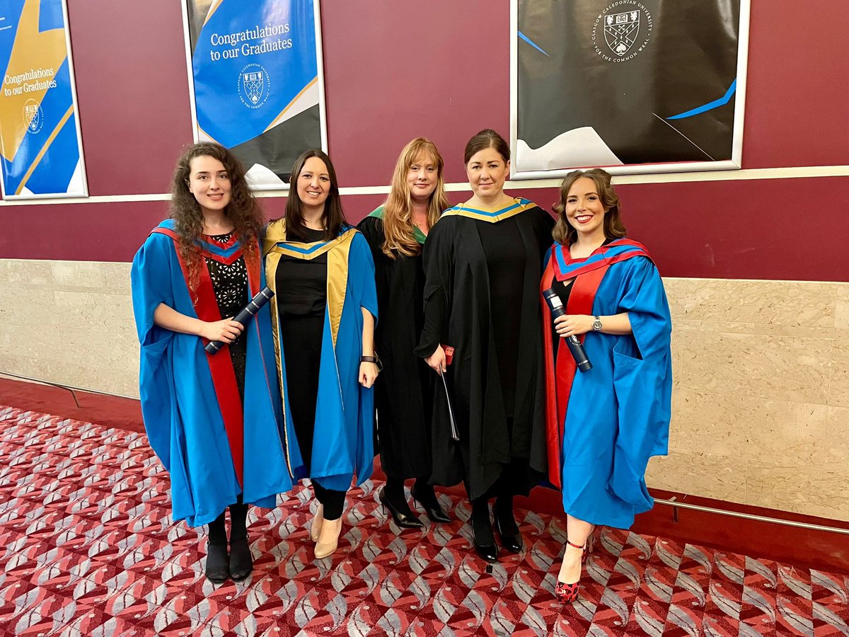 2 of the 5 @GCUPhysio Doctorate of Physiotherapy (pre-reg) 2022 graduates🎓 congratulations 🥳 🥳 delighted to celebrate with you! @CoulterEH @michelleGCU @PTadjali @NicolaMcG143