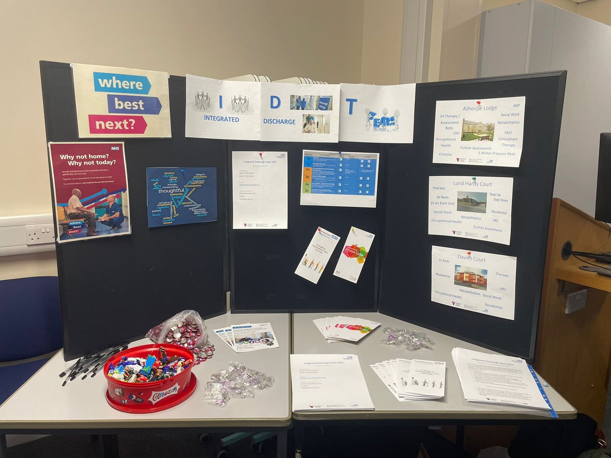 Emma00723736's tweet photo. IDT supporting HCSW day - really positive feedback and lots of information shared about the fab work our HCSW’s undertake in IDT #integrateddischargeteam #teamwork https://t.co/JLplZNPi9M