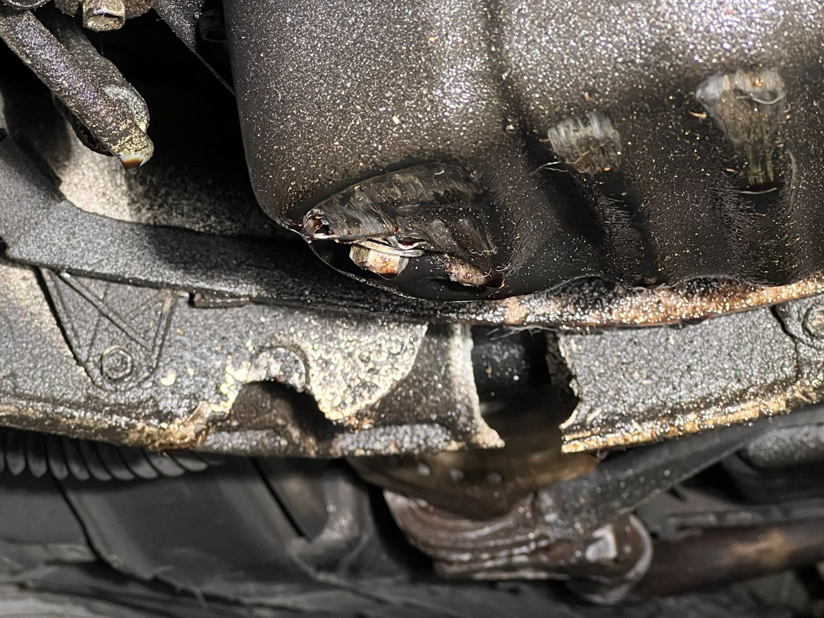 bellgare's tweet photo. do i pick this ls up for around $500-$900 in labor trade work? needs oilpan, subframe, steering rack https://t.co/tcREX1B9We