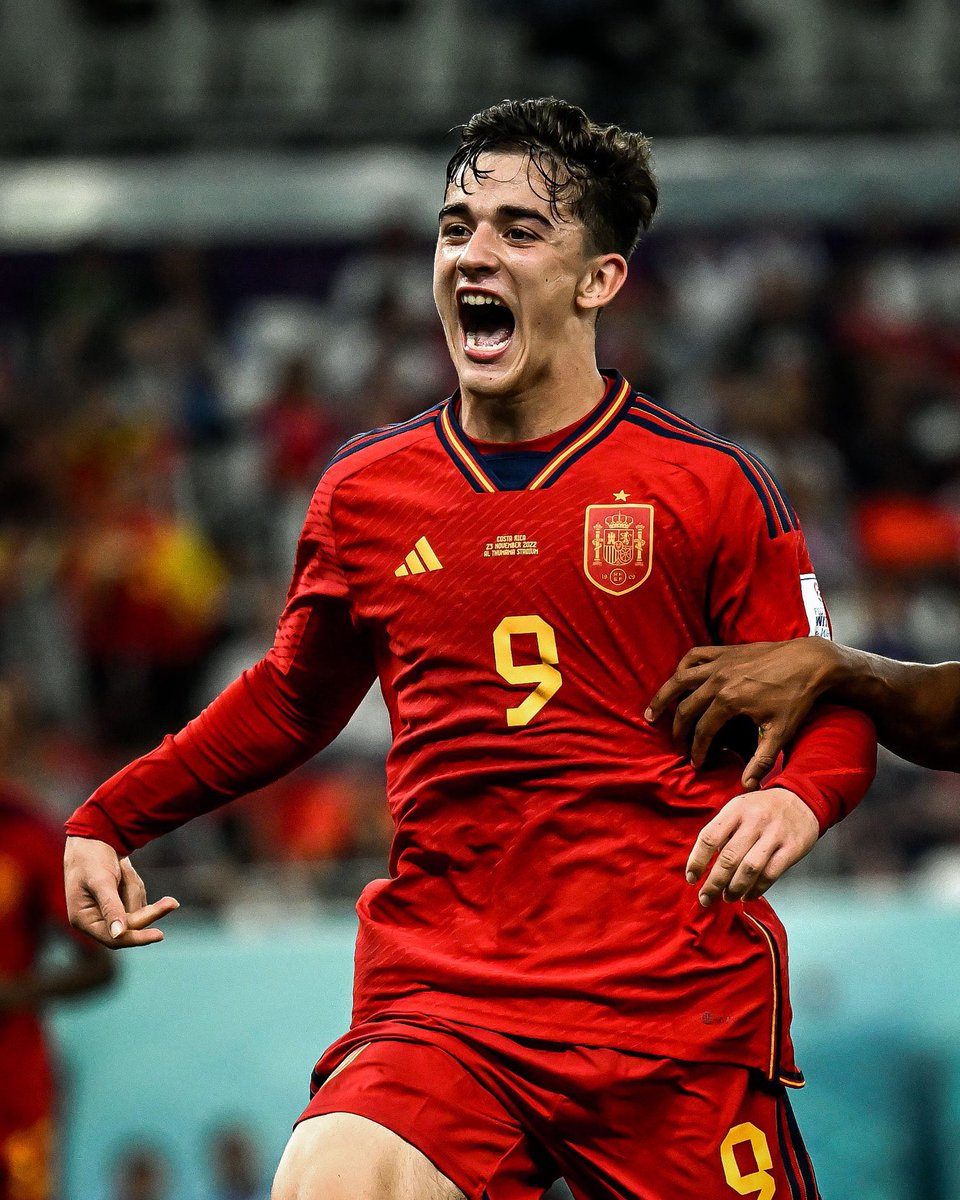 worldqtr's tweet photo. 📊 | بعمر 18 عامًا ، أصبح جاڤي أصغر لاعب يسجل في مباراة كأس العالم منذ بيليه في نهائي 1958 ضد السويد 🇪🇸 https://t.co/iwNLiueBfs