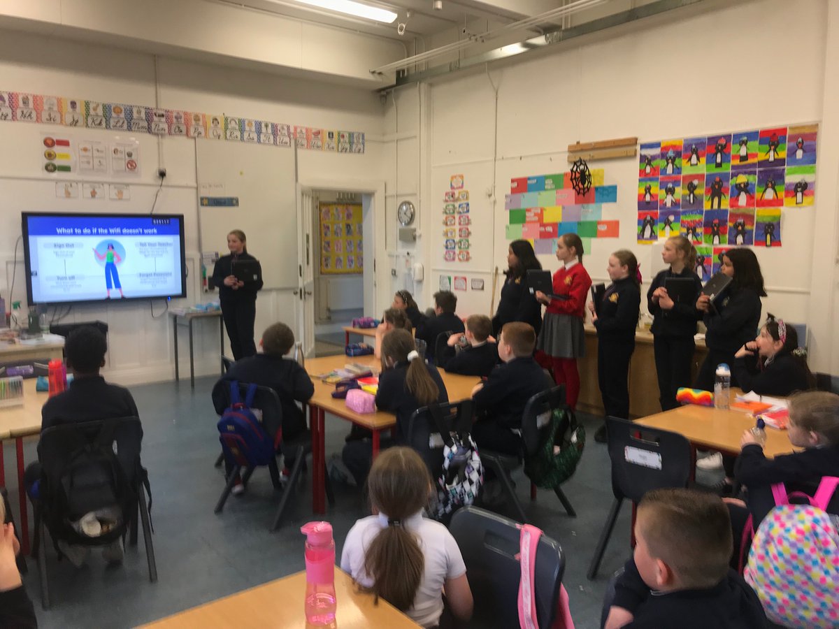 LoretoSPCrumlin's tweet photo. Technology skills at its finest today in 3rd class with our 6th class pupils demonstrating how to effectively use their chromebooks #pupilleaders #teachingothers #ict #innovation #PowerPoint to demonstrate https://t.co/SoXEHPgkBX