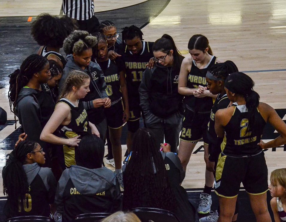 PPHSGIRLSBBALL's tweet photo. Good team win on the road last night! Proud of this group! Purdue Poly 50 Beech Grove 36 #polyvseverybody 💛🖤 https://t.co/pKH63ISy3f