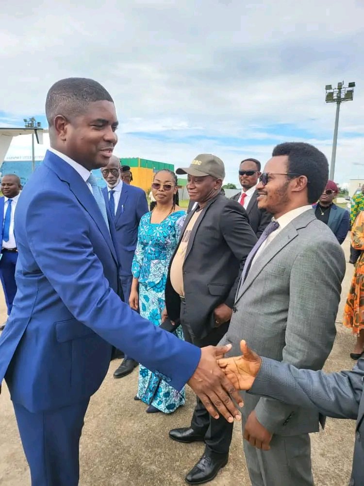 afmnational's tweet photo. Ds le souci de doter la ville de Kisangani d'un aéroport moderne, le PCA d la RVA Sn Exc. @Liyota1 accompagné de Sn Exc. Mr le Ministre de Transport Chérubin Okende, ont procédé hier aux lancements des travaux de modernisation de l’aéroport international de  Kisangani Bangkoka. https://t.co/tzrqVRYXkg