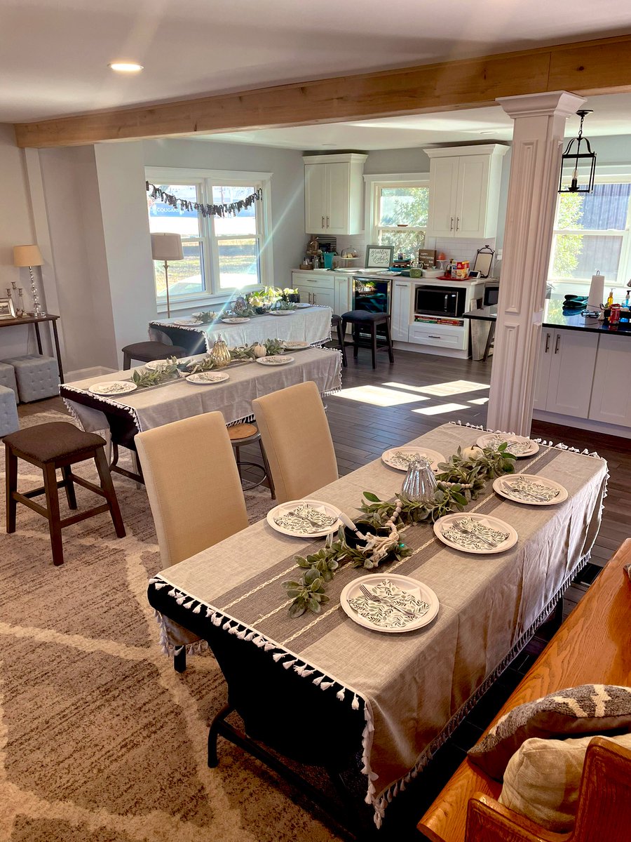thornsberry44's tweet photo. Calm before the storm! 🌪️
Happy early Thanksgiving to all! 🦃
Have a great one! #GangBackTogether @kjtberry4 @keetont4444 @GarrettThornsb1 https://t.co/g0K7E3ytVV