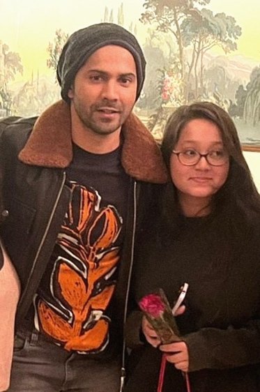 pranjal_24dvn's tweet photo. 23/11/2022 ♡ so, this happened !! 🥹💗
@Varun_dvn thank you for the 15 secs from your busy schedule, it means a lot!! 💕 i love you so much and will always be here for you 🫂❤ good luck for #Bhediya 🥺💗
also, I hope you like the letter and gift.♡ https://t.co/v9MM6qz9pB
