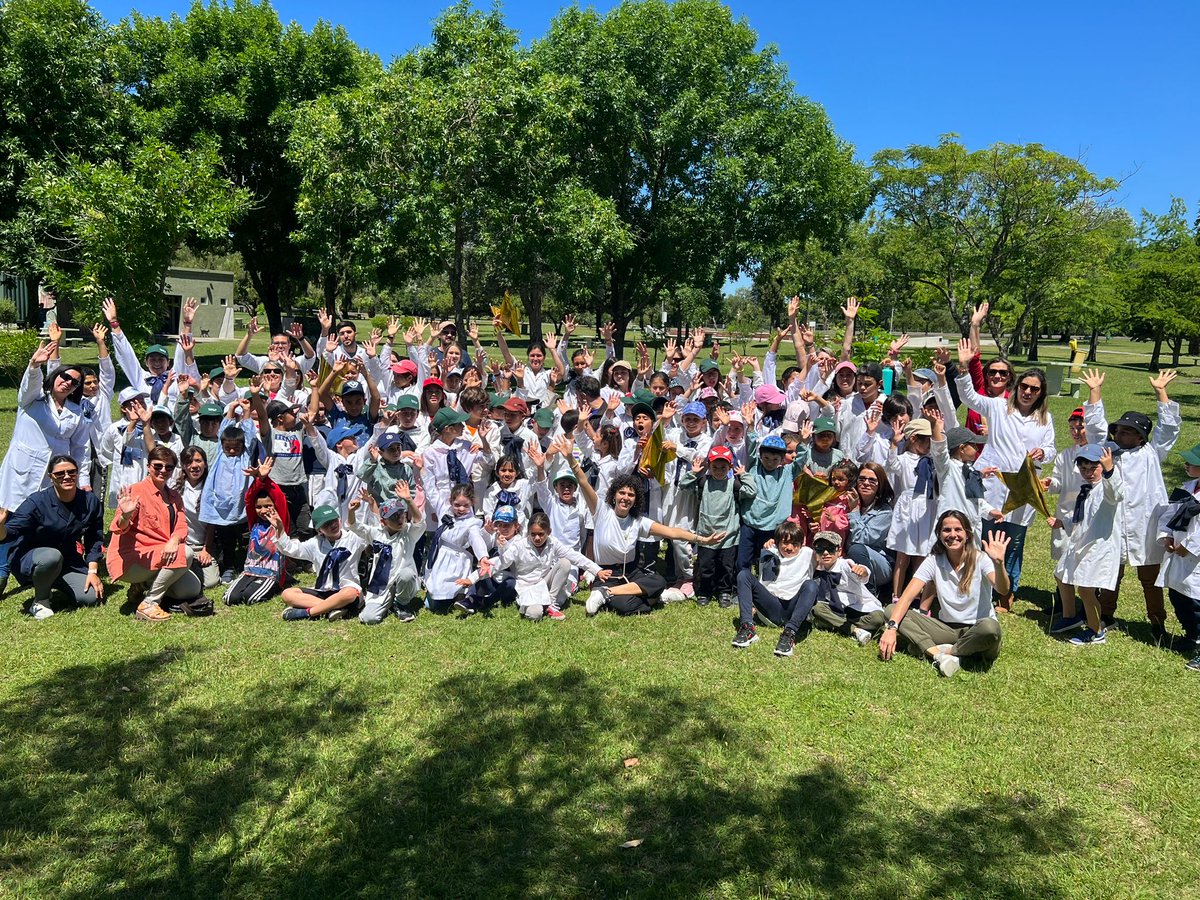 EducateUruguay's tweet photo. Finalizamos #VerparaAprender2 con el #FestivaldeCortos 🎬Vivimos una fiesta junto a las escuelas rurales de #RíoNegro que presentaron en el teatro #Atenas sus cortometrajes.Muchas gracias #USMEM por el apoyo y compromiso con las escuelas rurales y con @EducateUruguay @sofiamaccio https://t.co/mC6AbwNEA1