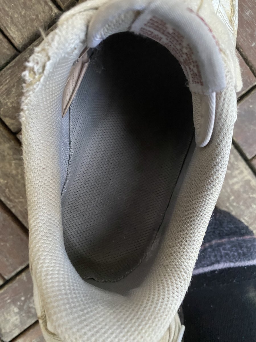 MASTER_Roz18's tweet photo. Smell my dirty af1 https://t.co/7TXAH59tok