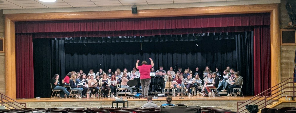 SMAHSMUSIC's tweet photo. Students participating in the inaugural IU9 Chorus Festival include Lili McKay, Rylee Nicklas, Silas Schatz, Chloe Jesberger, Cassidy Mackenzie, Samantha Benson, Hailey Fannin, Maddie Gartska, Jasmine Midder, and Kiara Cheatle.
Yay! Chorus! Singing!
#GoDutchMusic https://t.co/NF5zqleT4d