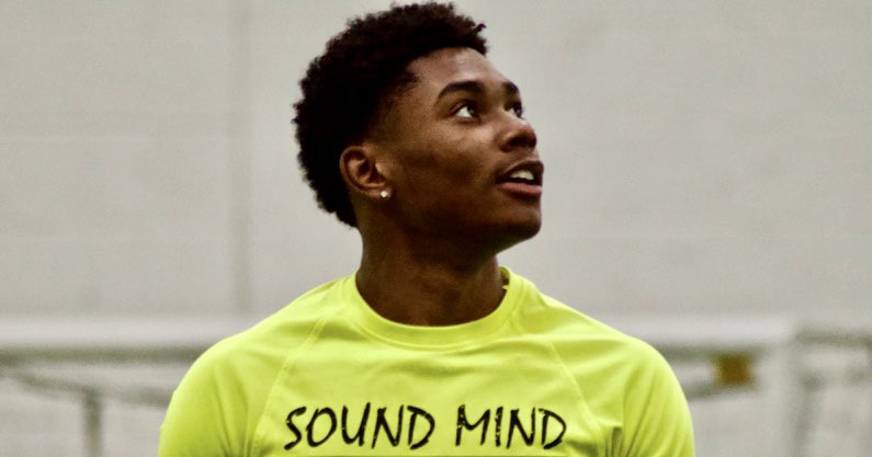 Offseason training, enrollment preparations, and being the first athlete signed to a distinguished sports agency. 

2023 Michigan WR commit Semaj Morgan provides many updates on his next 30 days before the early signing period. #GoBlue 

on3.com/teams/michigan…